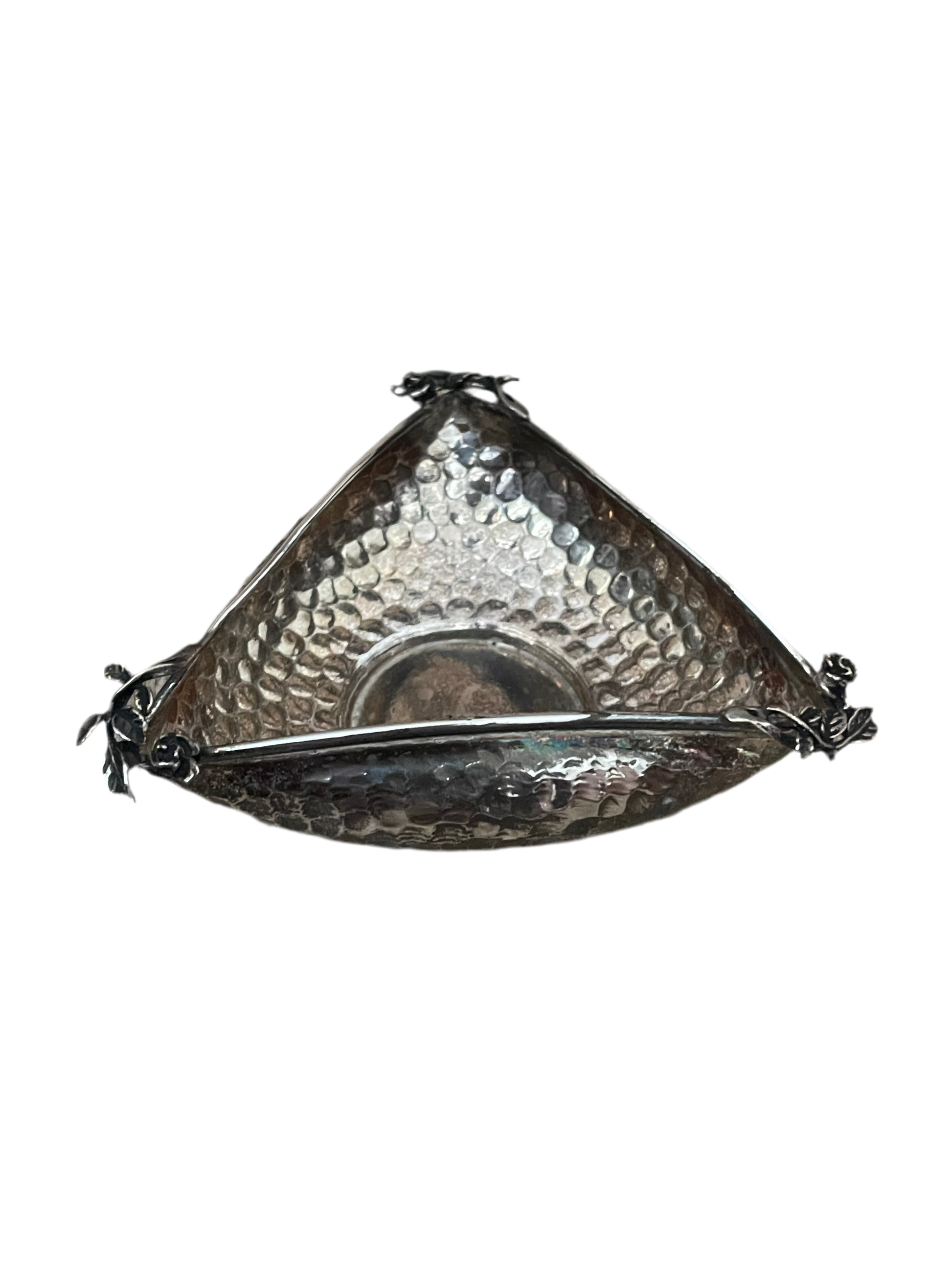 silver cigarette dot