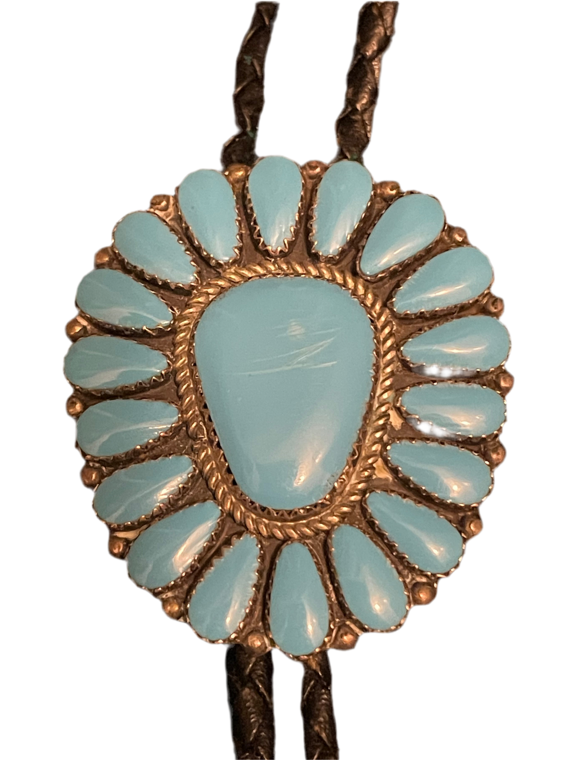 قلادةً فيروز